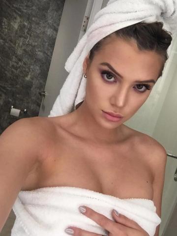 Надюша